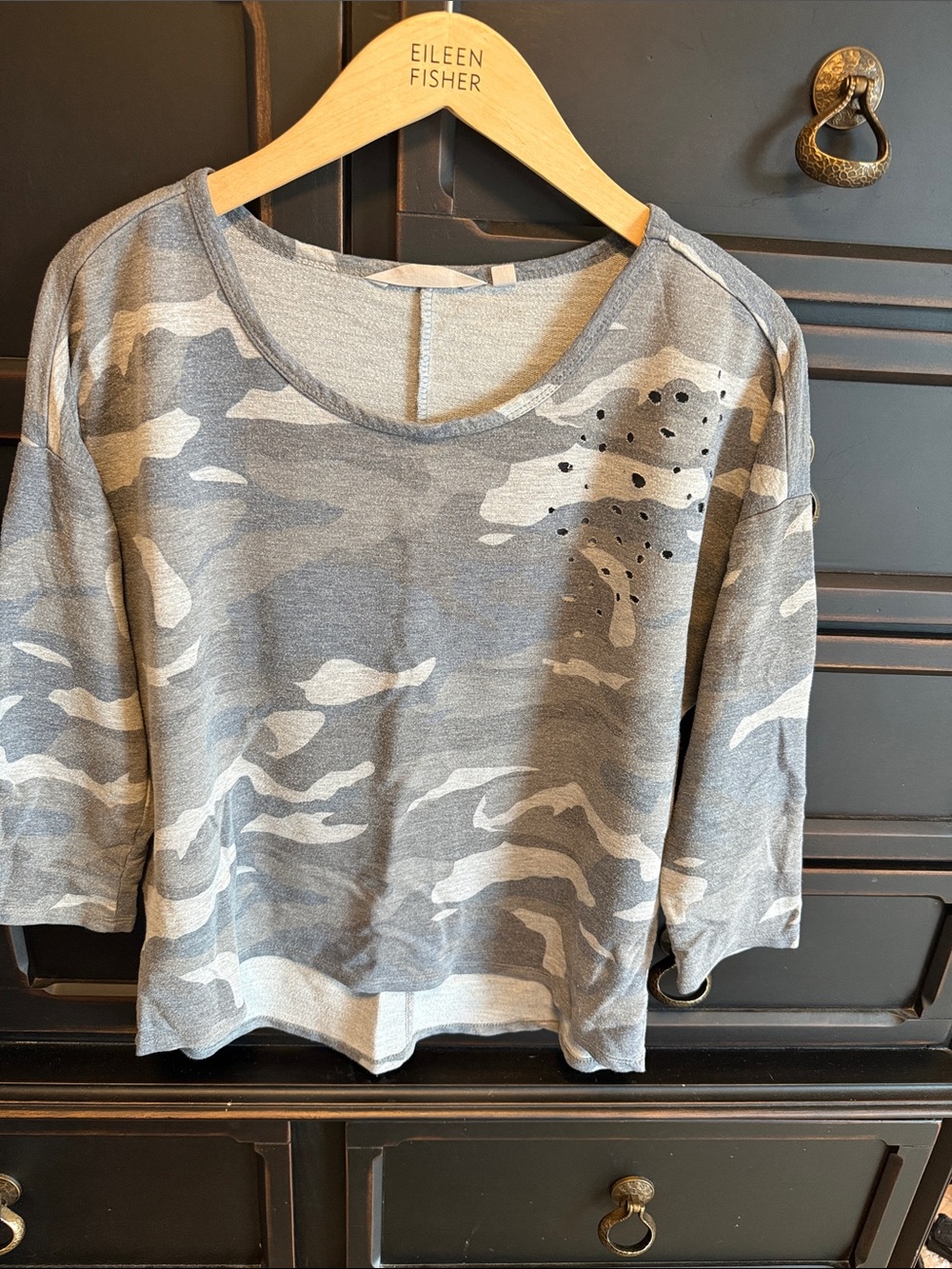 Eileen Fisher Gray Camouflage-Print Long Sleeve Tee with Stud Detail